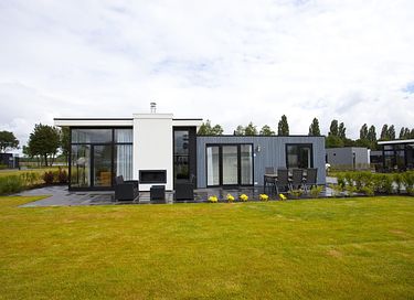 Stijlvol huis (4p) op park aan het water
