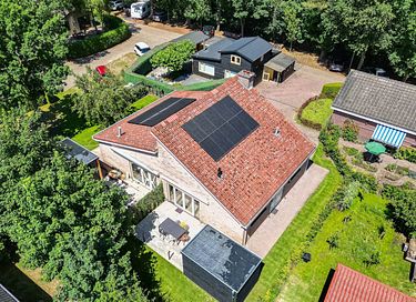 Maison à l'orée de la forêt avec salle de cinéma et sauna