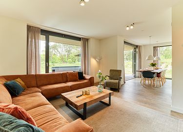 Luxury holiday home with private hot tub - 10