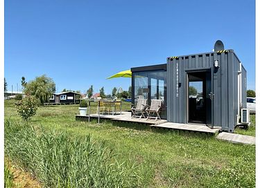 Overnachten in luxe omgebouwde zeecontainer - 11