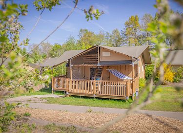 Luxury safari tent with A/C for 6 persons