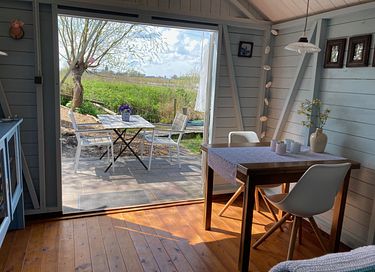 Idyllisch vakantiehuisje aan het water - 2