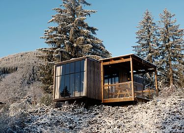 Family-friendly cabin surrounded by nature - 28