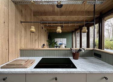 Unique lakeside holiday home with hot tub - 13
