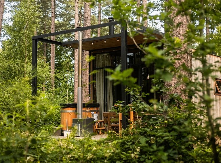 Soggiorno romantico nel bosco con vasca idromassaggio - 1
