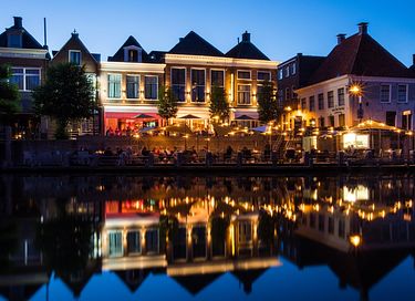 Hotel aan de gracht in historisch Dokkum - 1