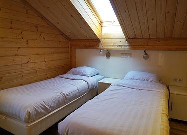 Houten blokhut (10p) op leuk vakantiepark - 7