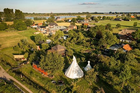 Slapen tussen de schapen in een tipi (5 pers) - 3