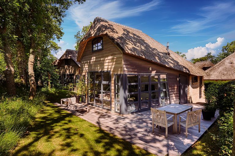 Thatched holiday home near beach and sea - 1