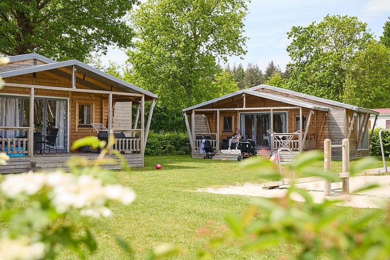 Lodge adapté aux enfants avec une grande véranda - 1