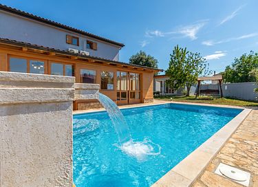 Group accommodation with private pool - 45
