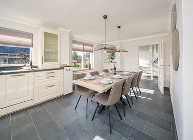 Luxury group accommodation with sauna and hot tub - 4