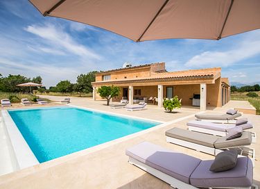 Modern en groot vakantiehuis met zwembad  - 1