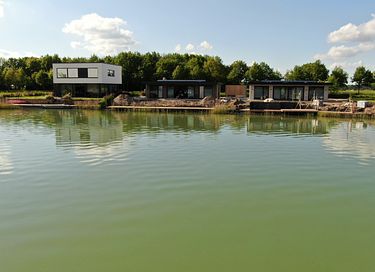 Luxe vakantiebungalow direct aan het water - 24