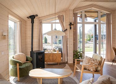 Stilvolle Lodge aus Holz in schöner Umgebung - 3
