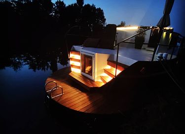 Bateau-sauna privé avec un beau design - 11