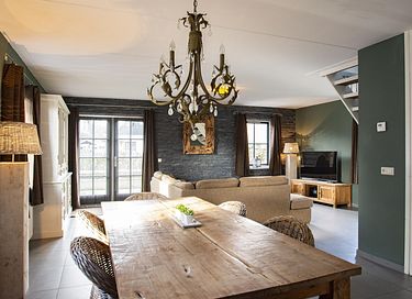 Attractive vacation home with whirlpool - 8