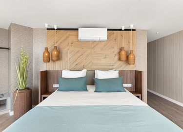 Luxury room with sea view and promenade - 9