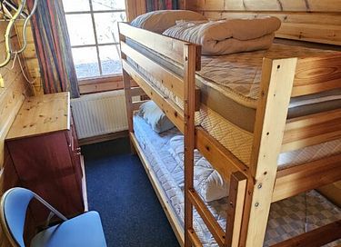 Cabane en rondins robuste (8 personnes) dans la forêt - 13