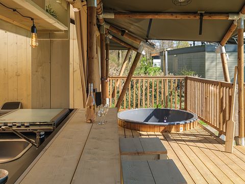 Glamping mit Wellness für 6 Personen - 2