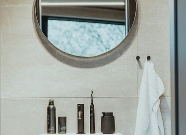 Romantic overnight stay in a mirror house - 11