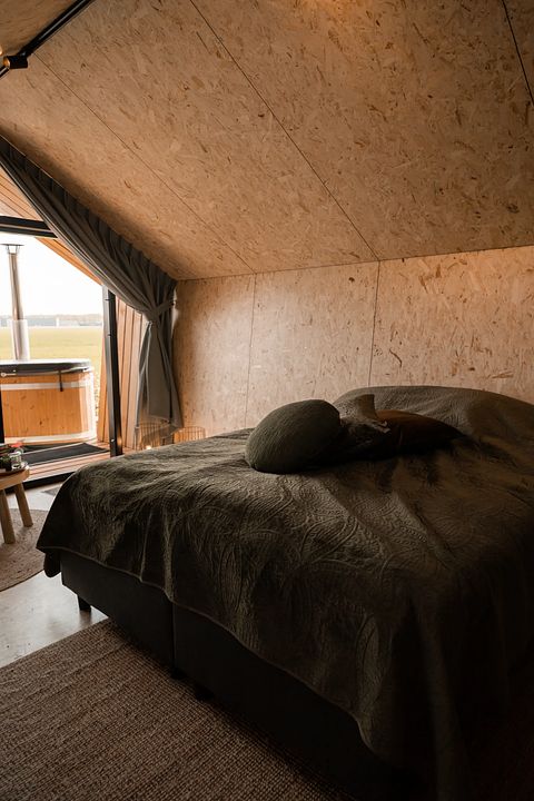 Luxury cottage with private hot tub - 5