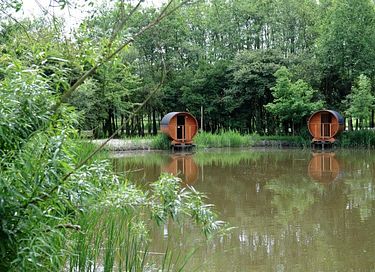 Tiny House met terras aan het water - 8
