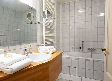 Boutique-Hotel mit Blick auf eine Wassermühle - 15
