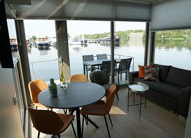 Stilvoller Aufenthalt auf dem Wasser - 10