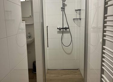 Rietgedekte villa met uitzicht over het meer - 27