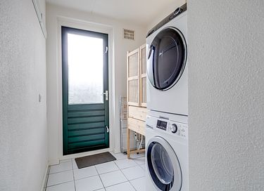Maison familiale moderne et lumineuse avec grand jardin - 17