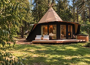 Tenda tipi di lusso (2 persone) con vasca idromassaggio privata