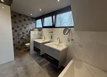 Spacious family home on the edge of the woods - 7
