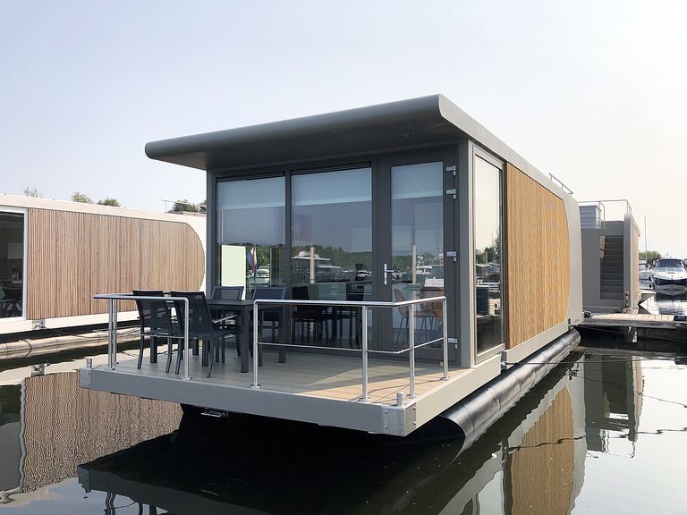 Stilvoller Aufenthalt auf dem Wasser - 1