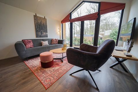Cozy overnight stay in detached tiny house - 2