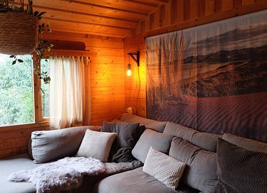 Maison dans la forêt en bois avec jardin spacieux - 4