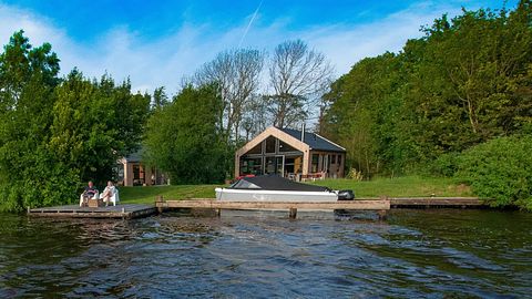 Holiday home right on the water with jetty - 2