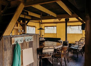 Robuste Lodge für 8 Personen mit Holzofen - 4