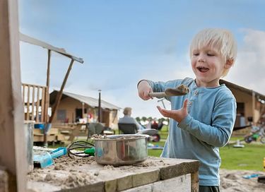 Glamping at Dairy Cattle & Calves Farm - 12