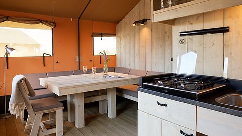 8 person glamping tent by the water - 4