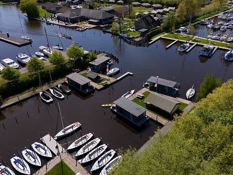 Houseboat op het water met mooi uitzicht  - 5
