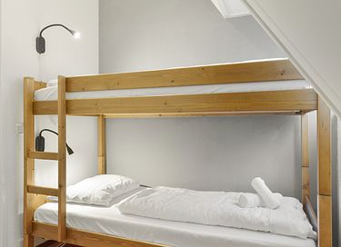Thatched holiday home with jetty - 10