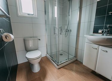Strandhuisje met vrij uitzicht over zee - 16
