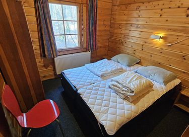 Cabane en rondins robuste (8 personnes) dans la forêt - 9