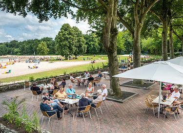 Luxe glamping met stortdouche bij een meer - 13