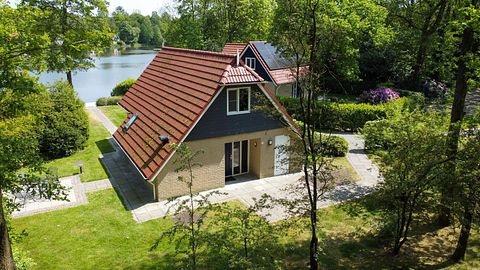 Ruime vakantiewoning aan viswater in Drenthe - 2