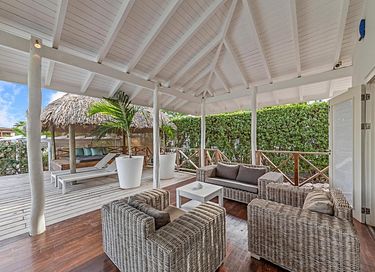 Tropische villa met grote tuin en zwembad - 6