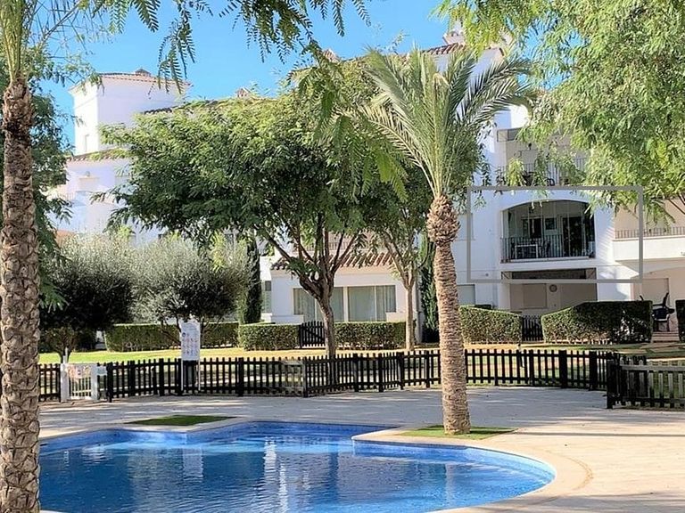 Beautiful apartment by the pool - 1