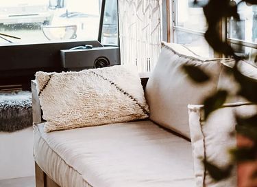 Spending the night in an American school bus - 5