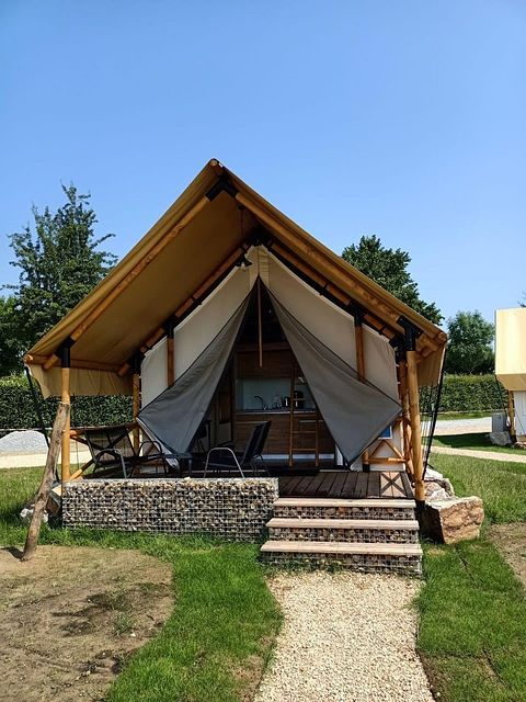 Spacious glamping tent for 4 people in Limburg - 4